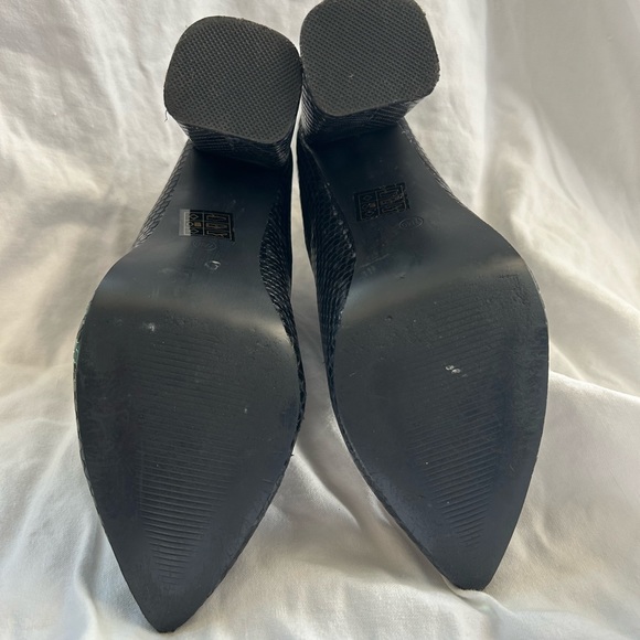 BOOHOO BOOTIES | SNAKESKIN PRINT | 4” BLOCK HEEL | BLUE / BLACK | SIZE 8 - Picture 7 of 7